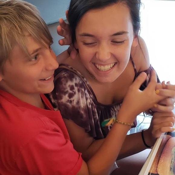 Meet your Posher, Michelle - Picture 2 of 2